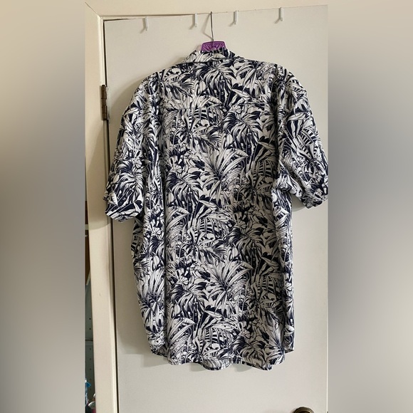 Columbia extra large men’s shirt washed, but never worn tropical material - Picture 2 of 6